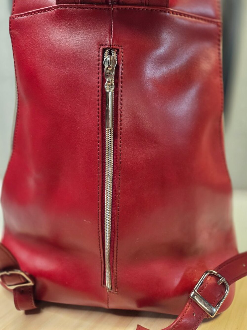 Wilson Leather Pelle Studio 90's Red Leather Sling Backpack Purse Women Medium - Picture 4 of 16